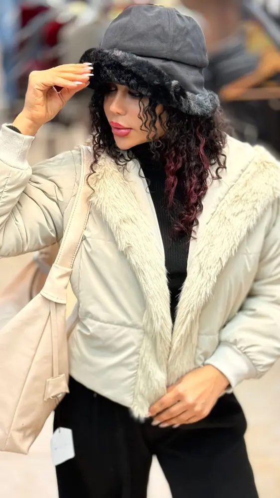 کاپشن کلاه دار